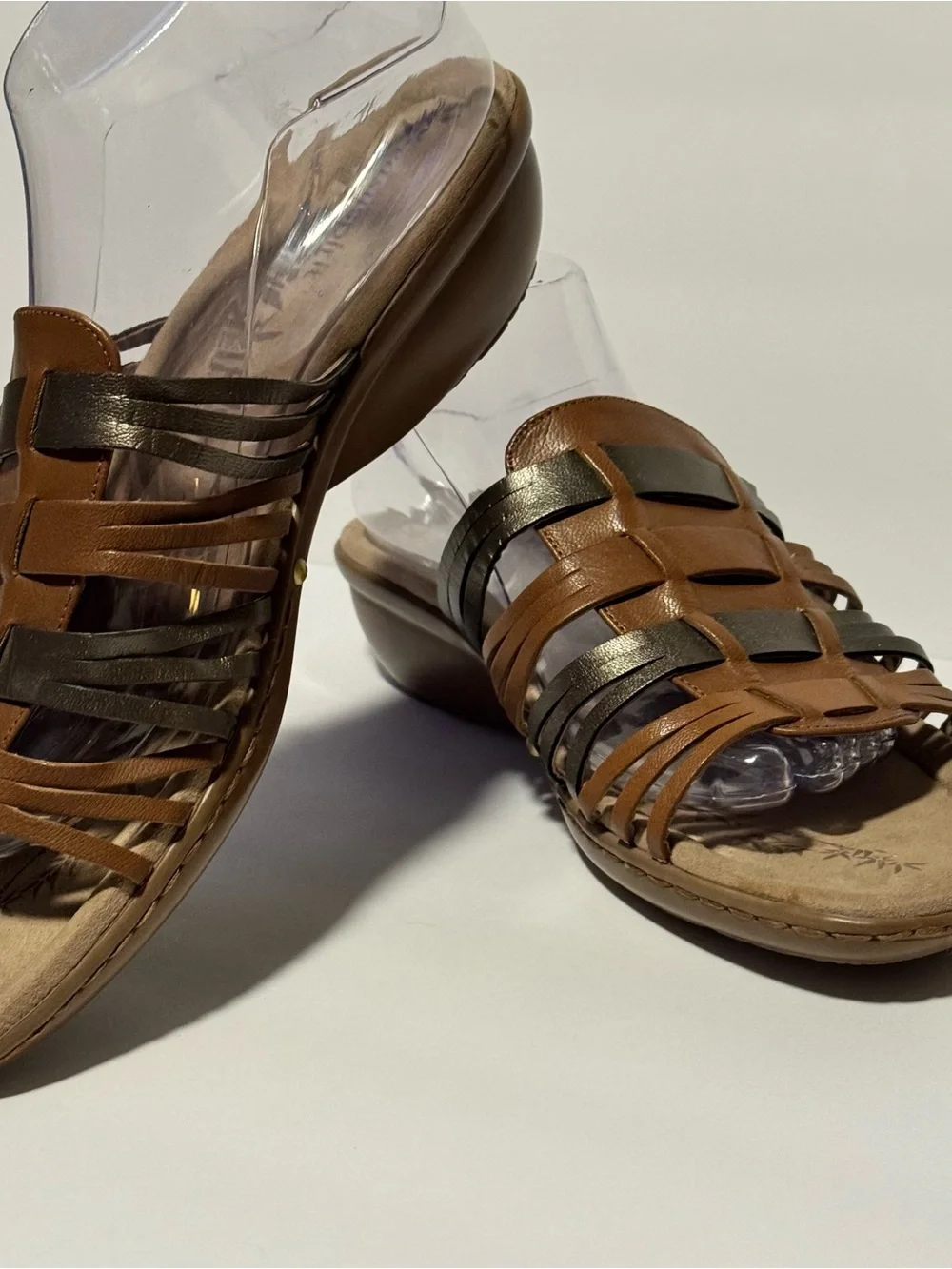 Easy Spirit Women’s 10 Sandal Brown & Gold Slip On Hurrache Style Strappy Shoe
